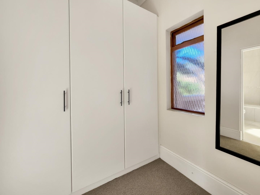 To Let 3 Bedroom Property for Rent in Sea Point Western Cape